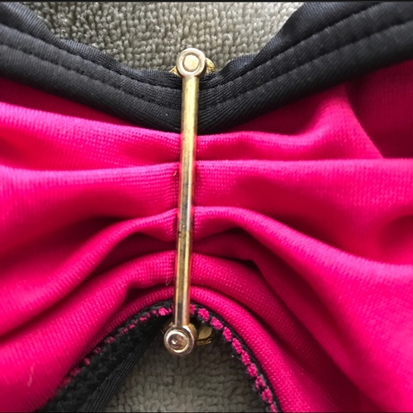 Black bikini top w hibiscus - Picture 6 of 8